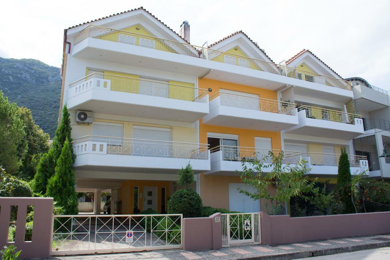 Cozy Maisonette 卡梅纳维洛拉 外观 照片